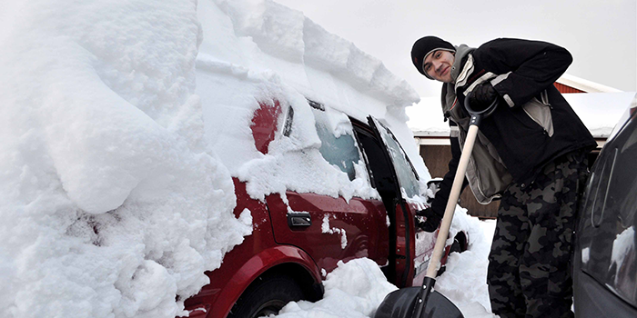 buried-car-winter-snow