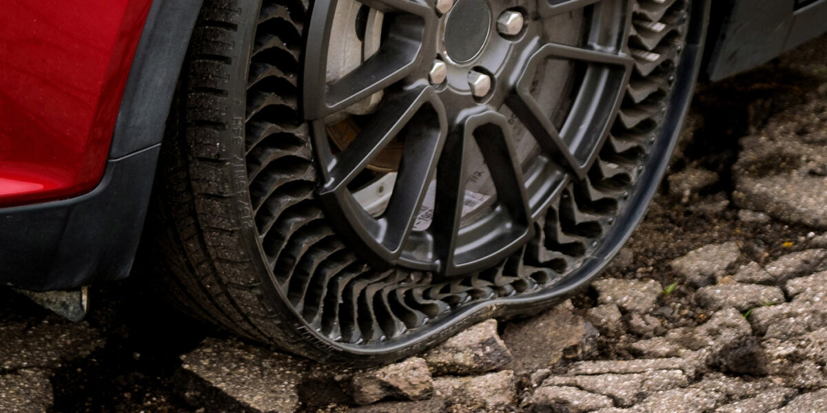 The Future of Tires: Sustainable, Airless & Connected