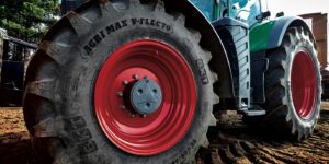 Ag-Tire-Maintenance-BKT-AGRIMAX-V-FLECTO-1400