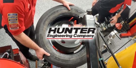 Hunter Maverick Tire Changer: 19.5-in. tire service