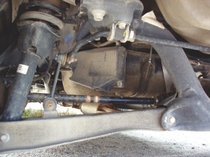 Photo 5: The relative angles of the lower control arm, driveshaft and stabilizer bar are very apparent on this independent rear suspension system. 