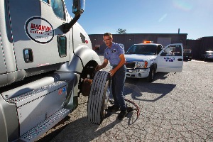 Getting on-site service 24/7 is a priority with fleets both large and small. National programs through tiremakers can help make that happen.