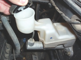 photo 5: dont forget to flush the clutch master cylinder along with the brake master cylinder.