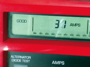 photo 2: when using a carbon pile tester, load the alternator until the battery voltage reaches 12.0 volts.